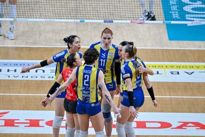 Elizaveta-Kochurina-Consolini-volley