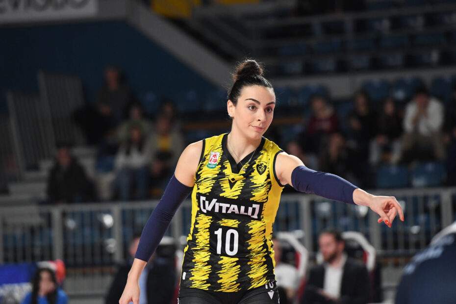 Martina-Armini-volley