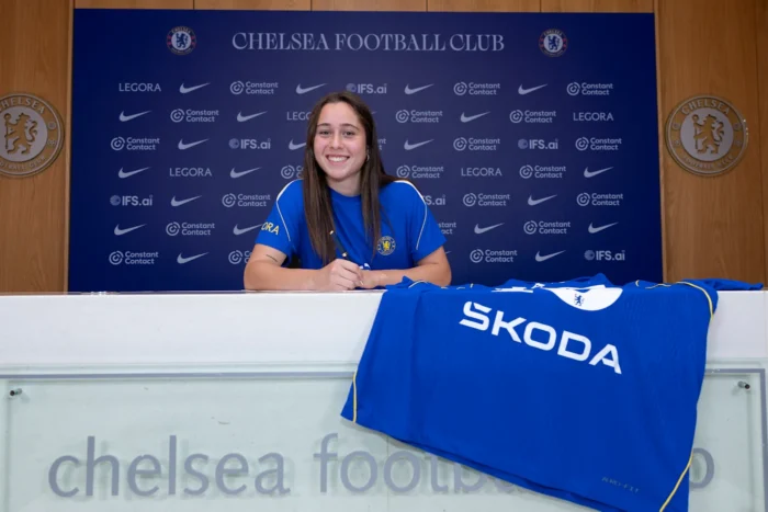 Giulia-Dragoni-Chelsea-firma